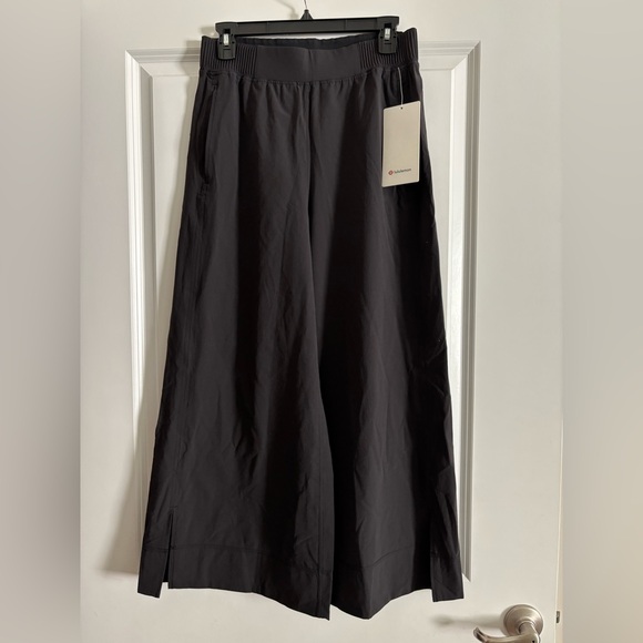 NWT lululemon athletica Stretch Woven Wide-Leg High-Rise Crop Pant - Picture 5 of 10